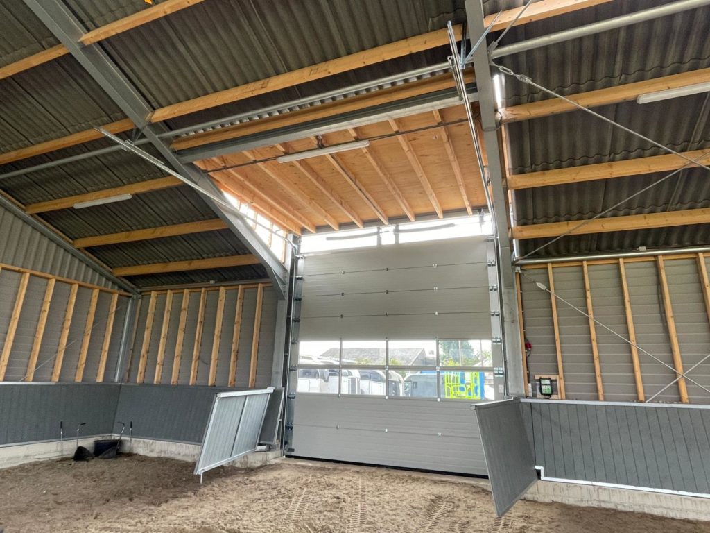 Industriedeur met motor ton smit deuren